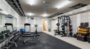 Das Home Gym im eigenen Keller ausbauen – von der Dämmung bis zur Ausstattung