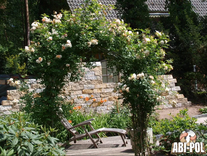 Dekorativer Sandsteinmauer