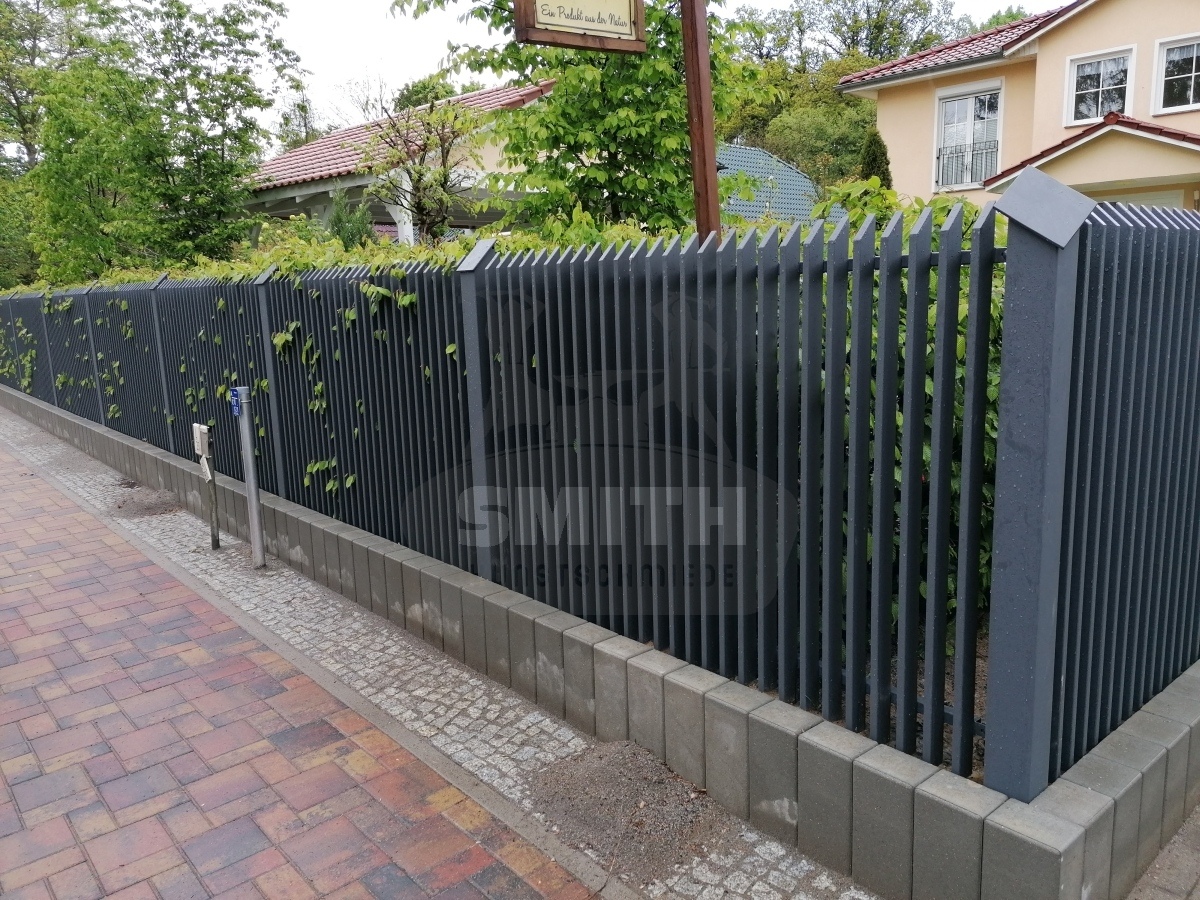 moderner metallzaun anthrazit